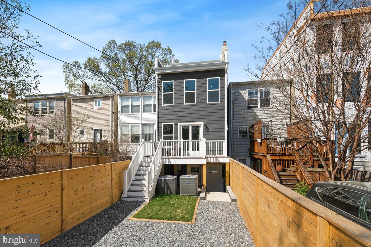 PETWORTH - Residential Lease