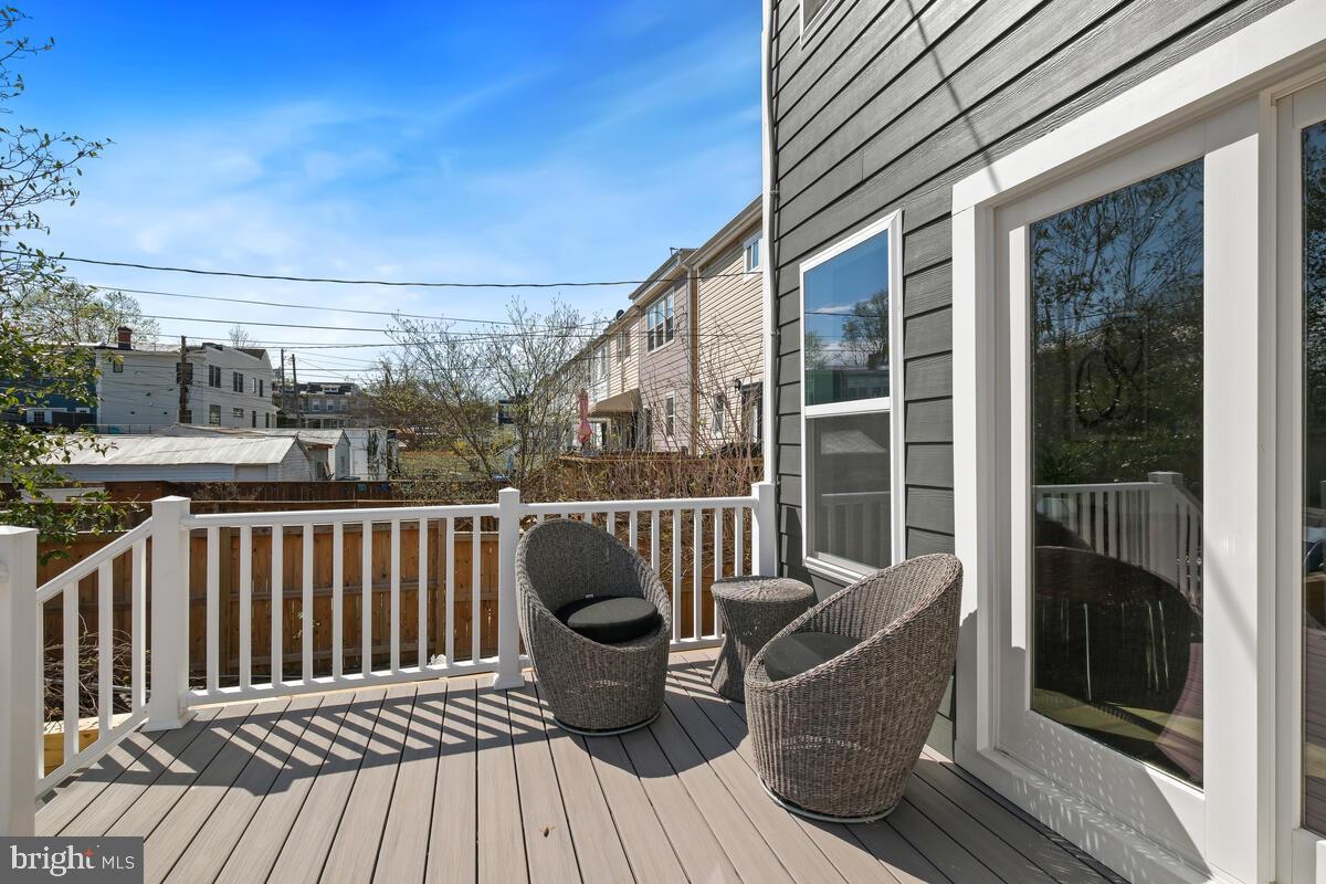 PETWORTH - Residential Lease