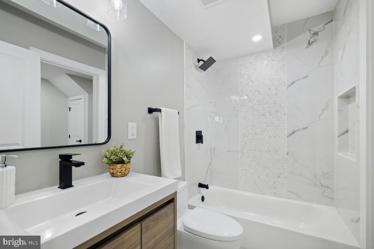 PETWORTH - Residential Lease