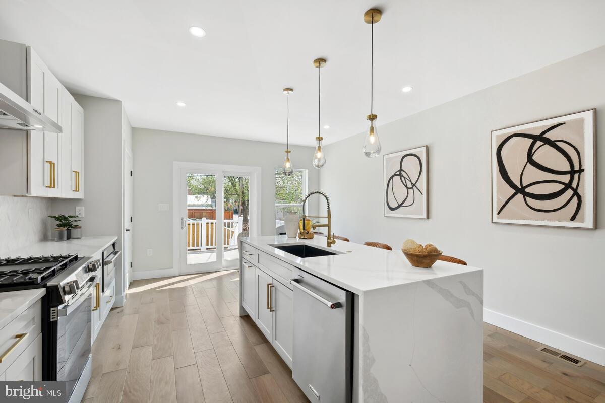 PETWORTH - Residential Lease