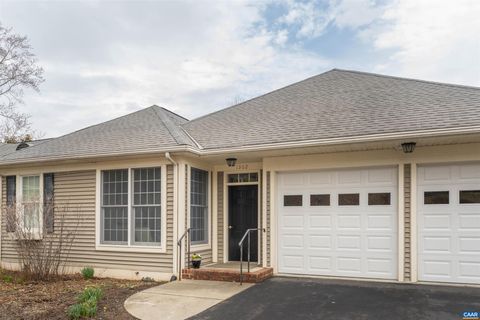 Townhouse For Sale - 1362 Pantops Cottage Ct Ct<br/> Albemarle County, CHARLOTTESVILLE, VA 22911