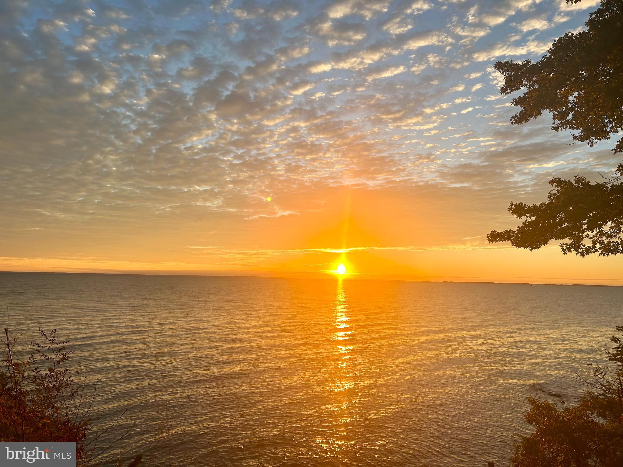 GIBSON ISLAND - Land