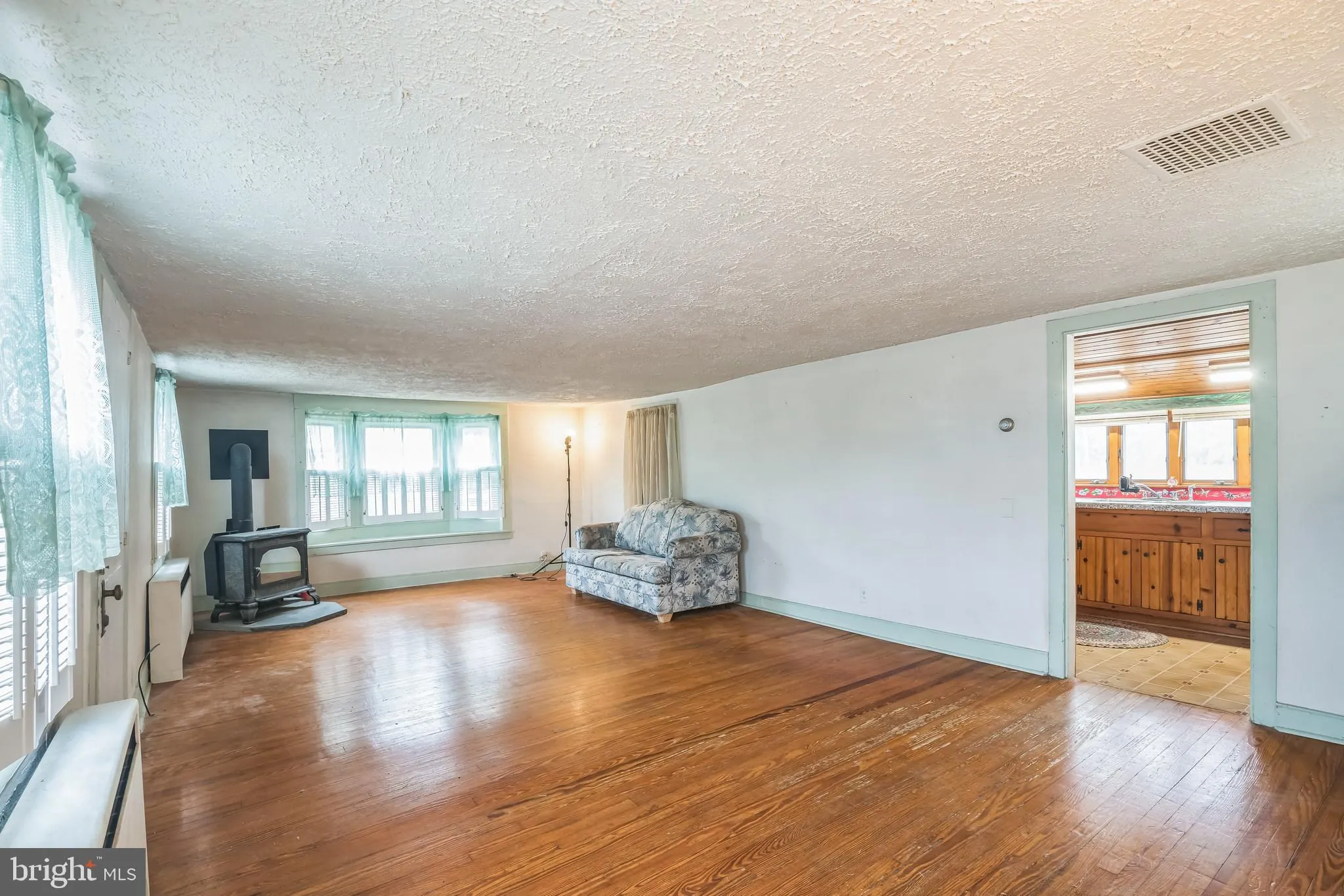 Port Norris, New Jersey 08349, United States, 2 Bedrooms Bedrooms, ,1 BathroomBathrooms,Residential,Pending,44000