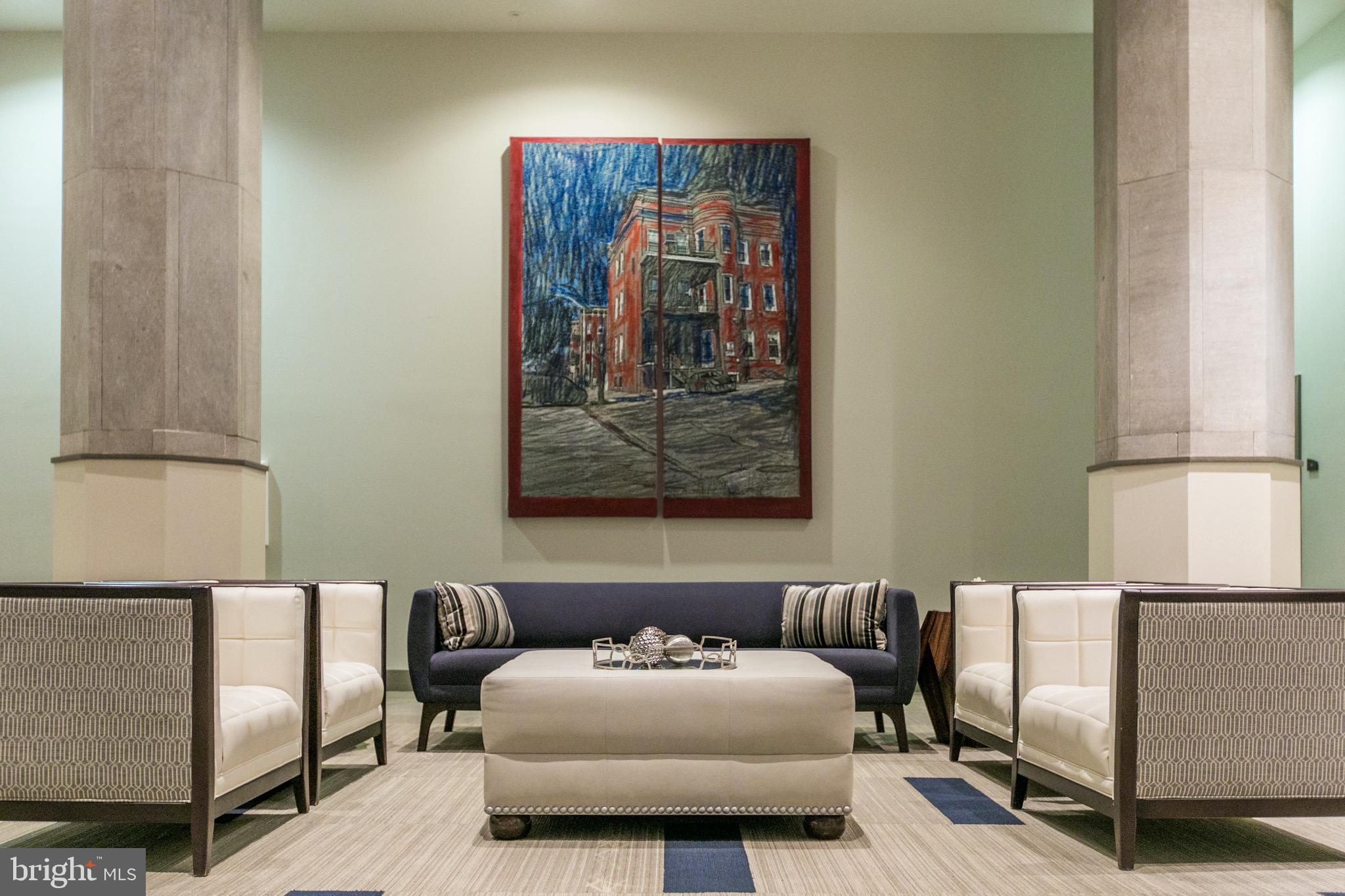 DOWNTOWN - Residential Lease