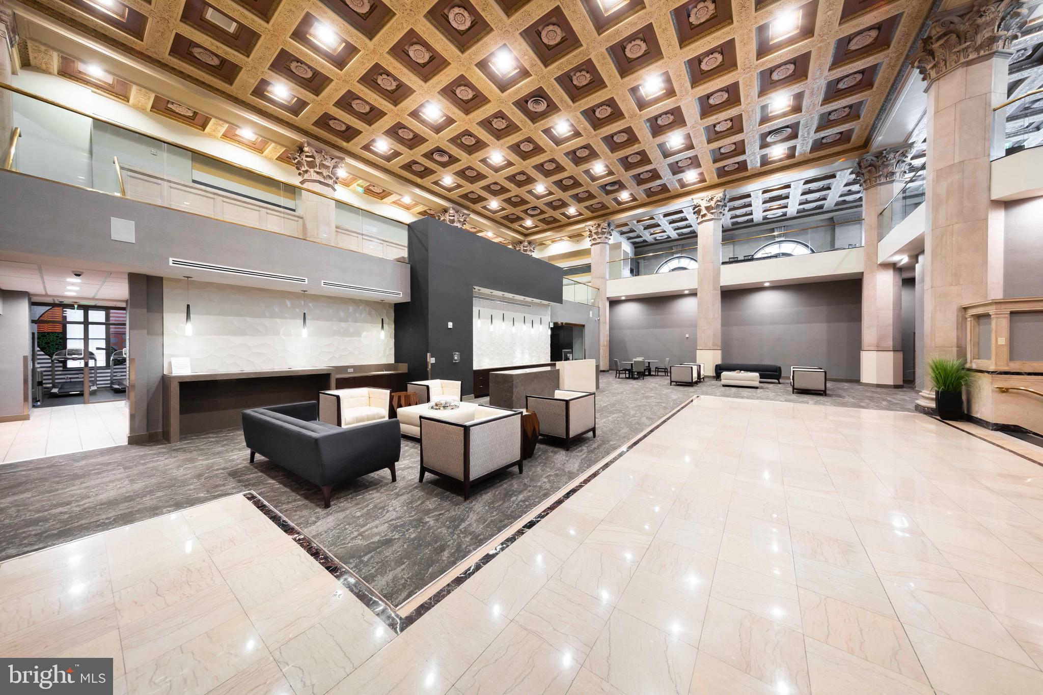 DOWNTOWN - Residential Lease
