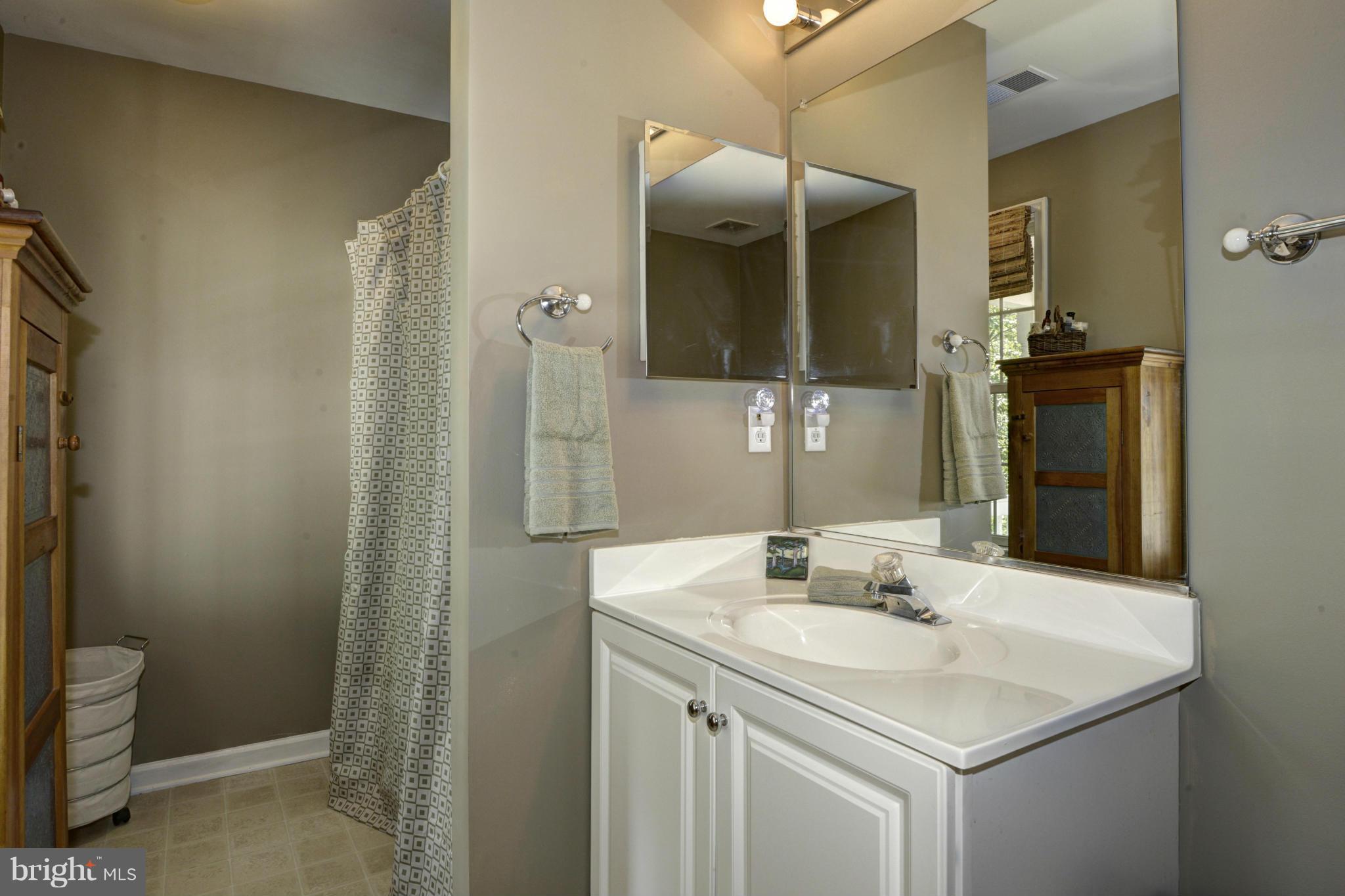 OYSTER HARBOR - Residential