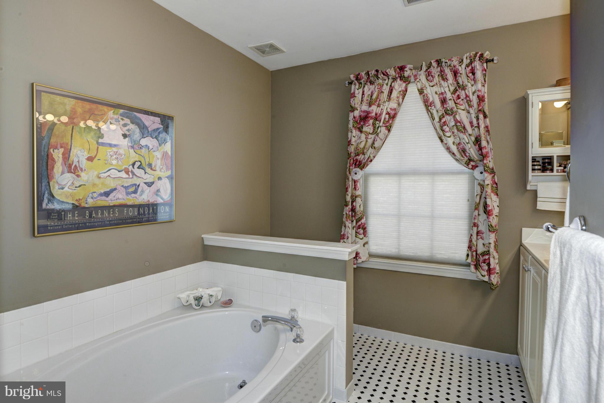 OYSTER HARBOR - Residential