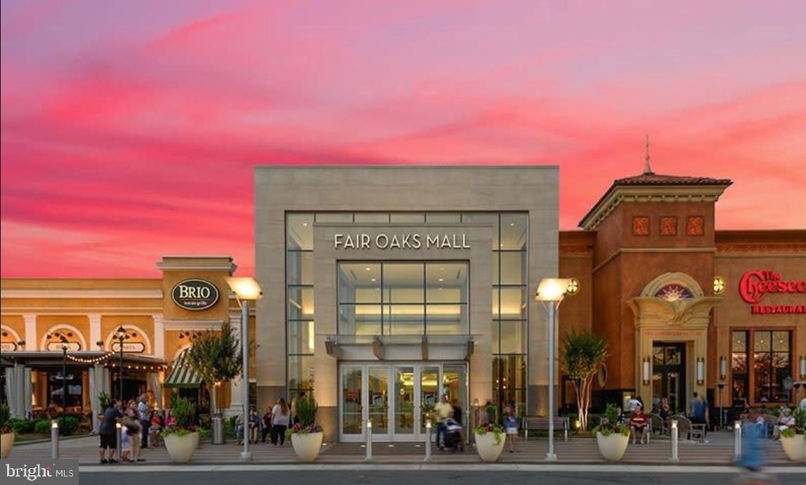 THE ENCLAVE - Residential