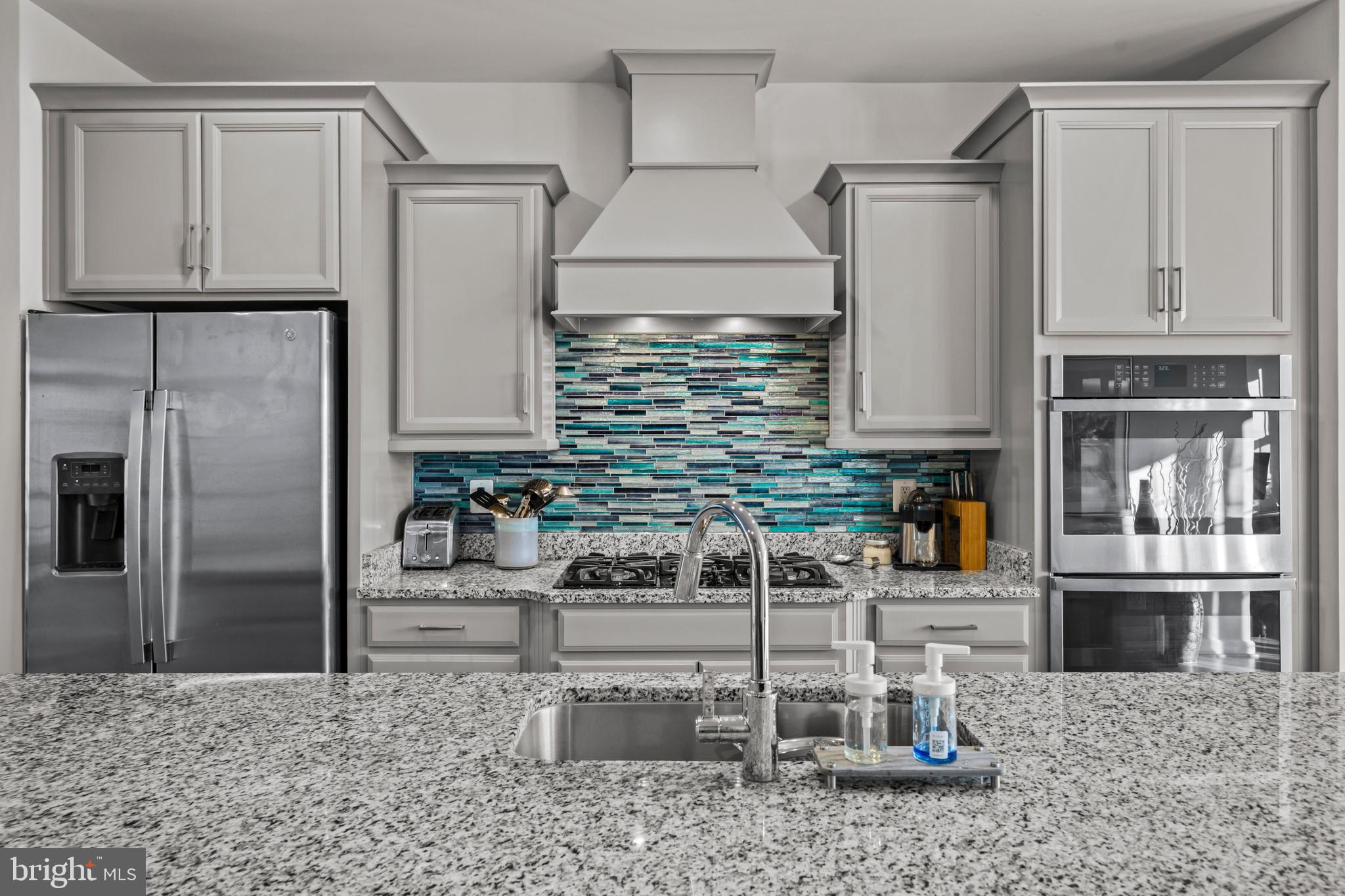 THE ENCLAVE - Residential