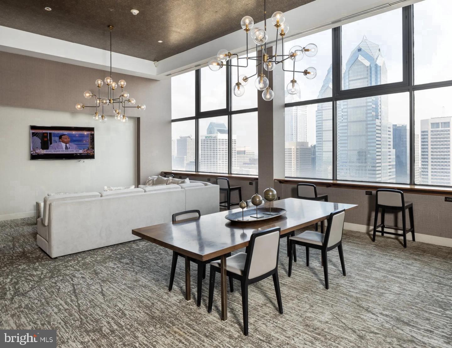 1500 LOCUST STREET 3305