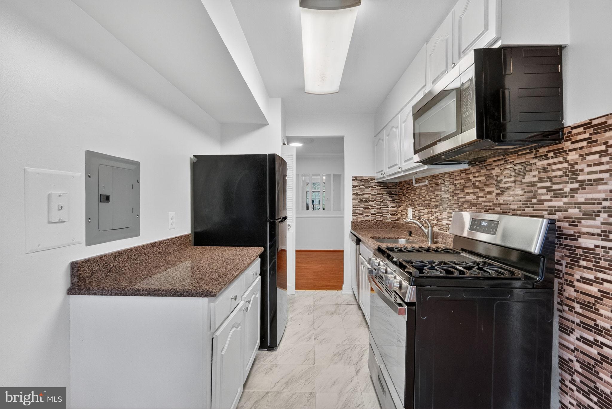 WOODBURN VILLAGE - Residential