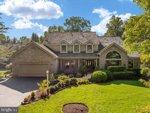 Photo of 1358 Lake Forest Court, RESTON, VA 20194 (MLS # VAFX2341260)