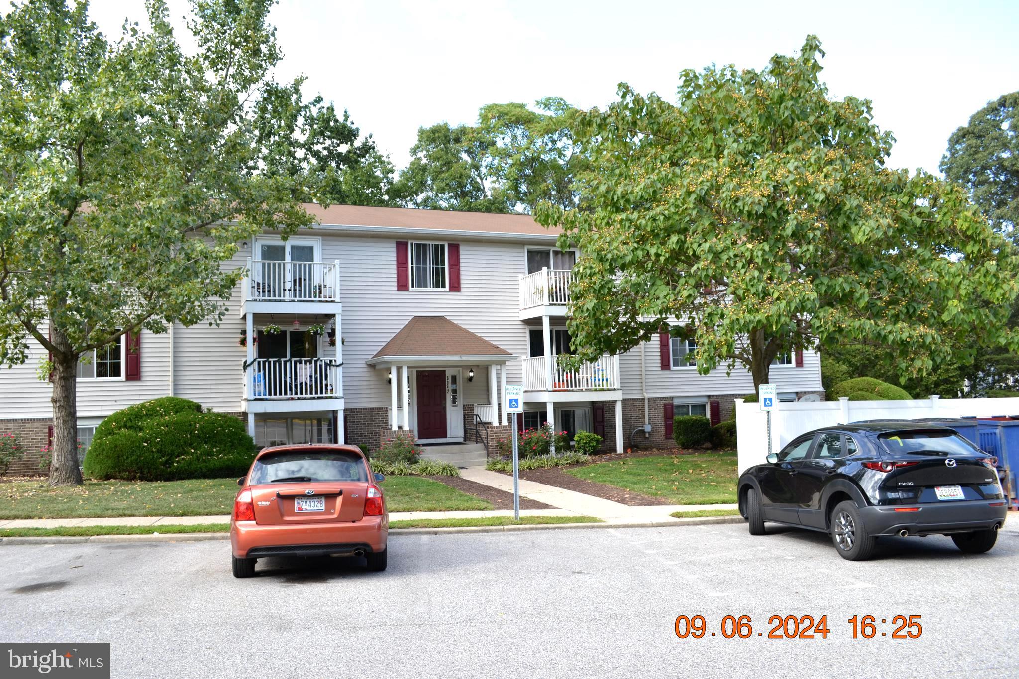 Don't Miss This Opportunity to rent this ground floor condo unit! Located in the Chesapeake School District, Inside this very nice condo you will find 2 generous sized bedrooms, 2 Full baths, Luxurious floors, For your convenience the washer and dryer are located in the unit. Large parking lot located directly outside the unit. close to commuter routes and shopping, Owners insist that any applicant have good credit and a good history of past rental activity.