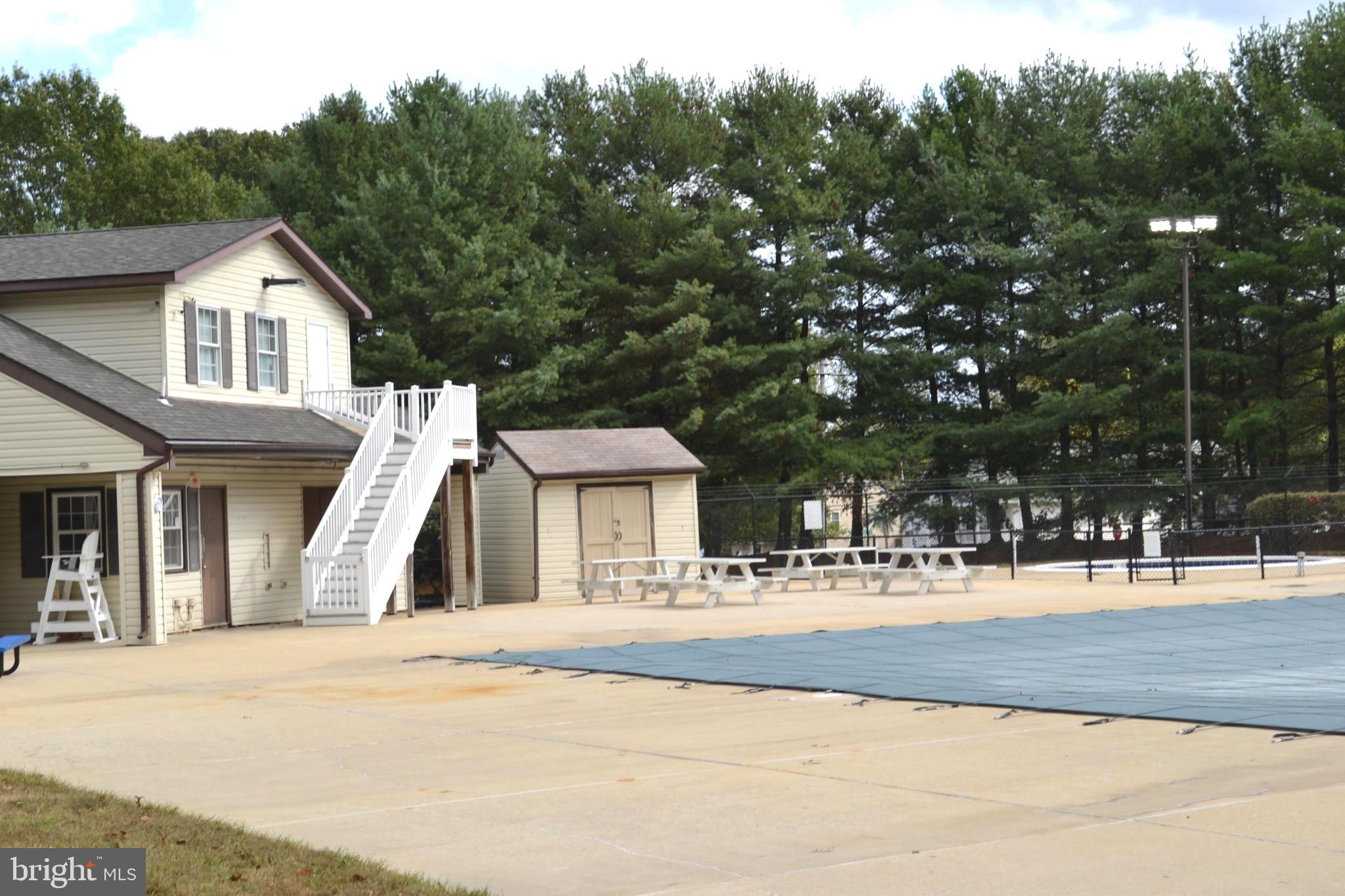 CHESTERFIELD GARDEN CONDOMINIUM - Residential Lease