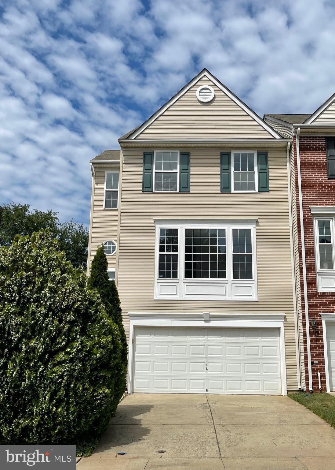 KINGSVIEW VILLAGE - Residential