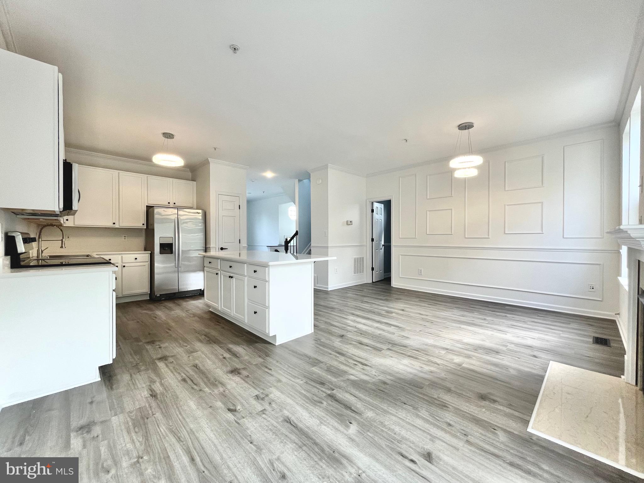 KINGSVIEW VILLAGE - Residential