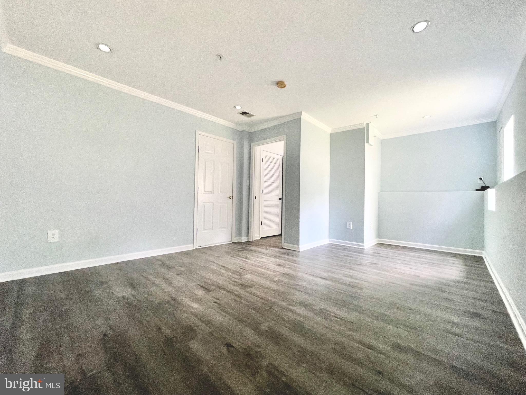 KINGSVIEW VILLAGE - Residential