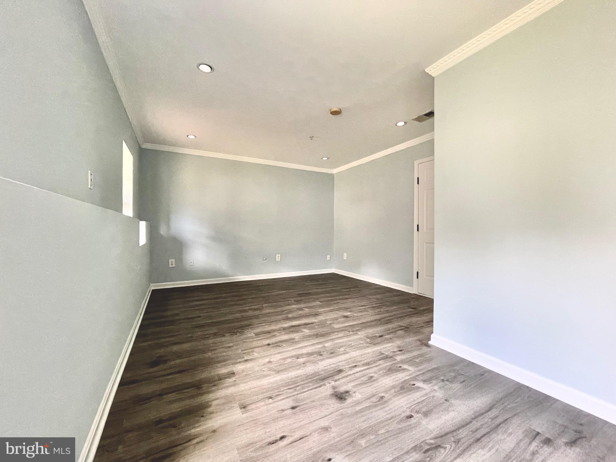 KINGSVIEW VILLAGE - Residential