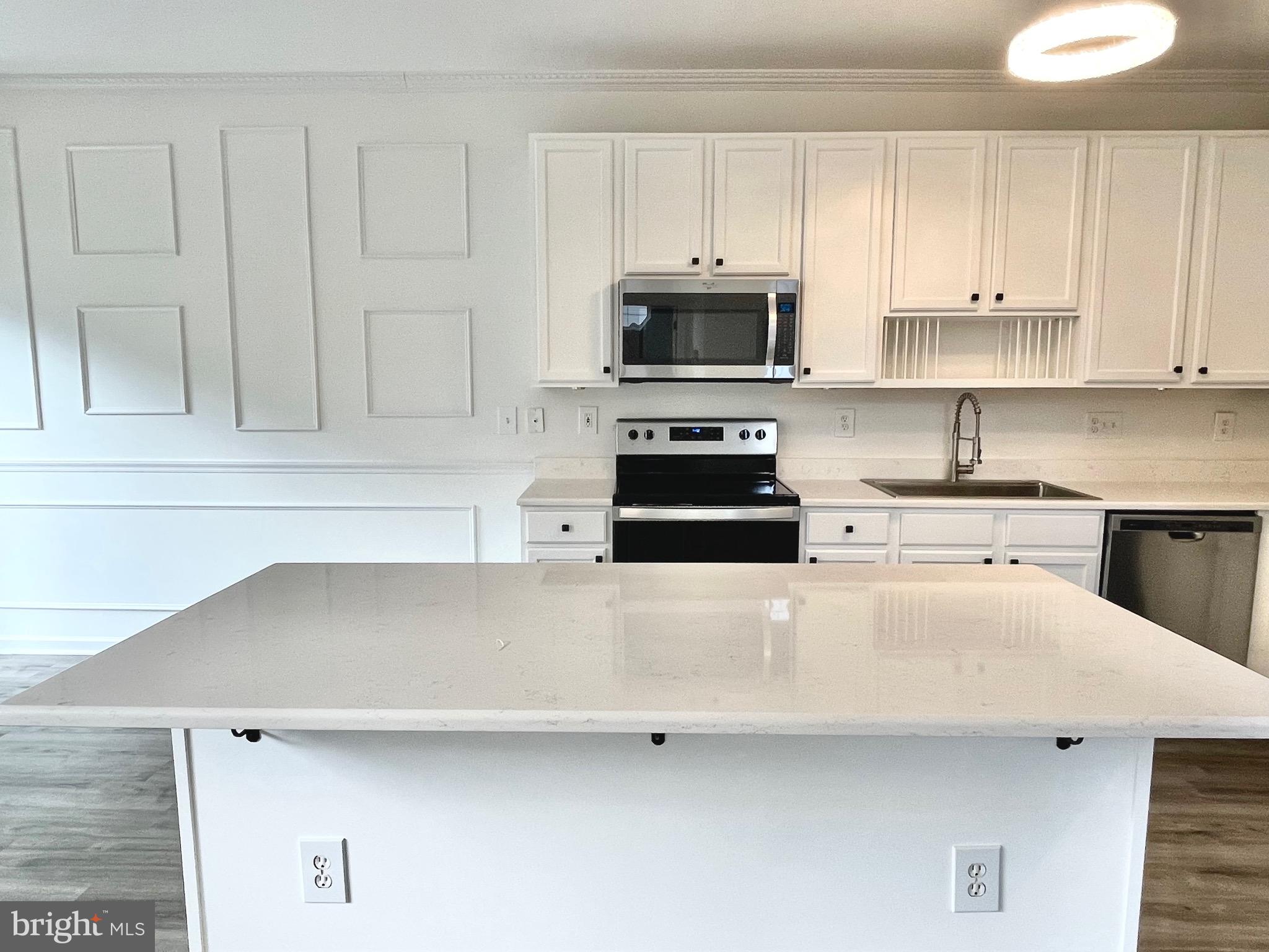 KINGSVIEW VILLAGE - Residential