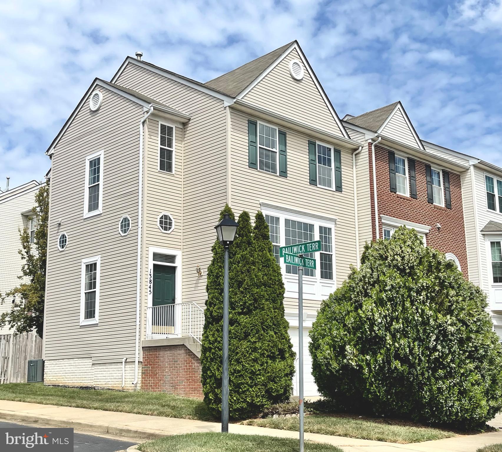 KINGSVIEW VILLAGE - Residential