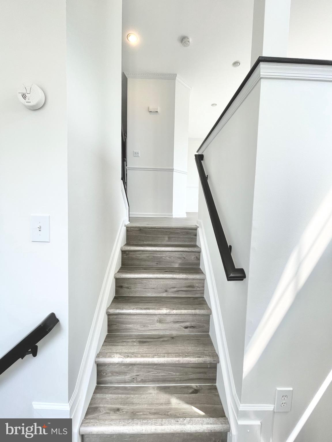 KINGSVIEW VILLAGE - Residential