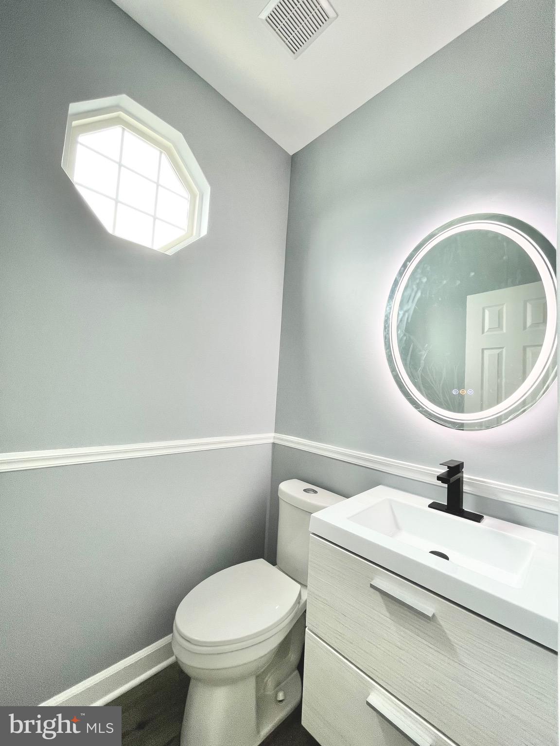 KINGSVIEW VILLAGE - Residential