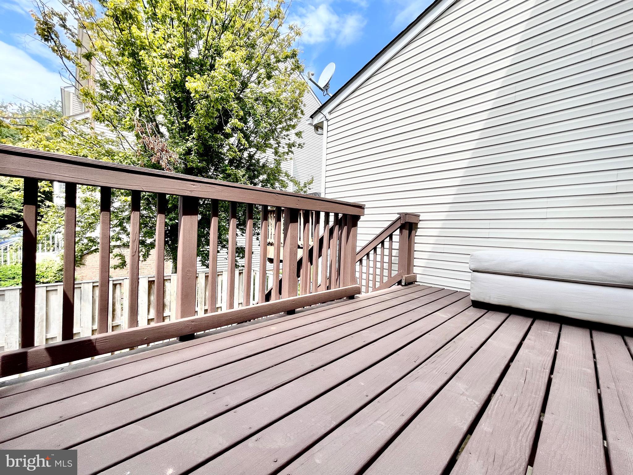 KINGSVIEW VILLAGE - Residential