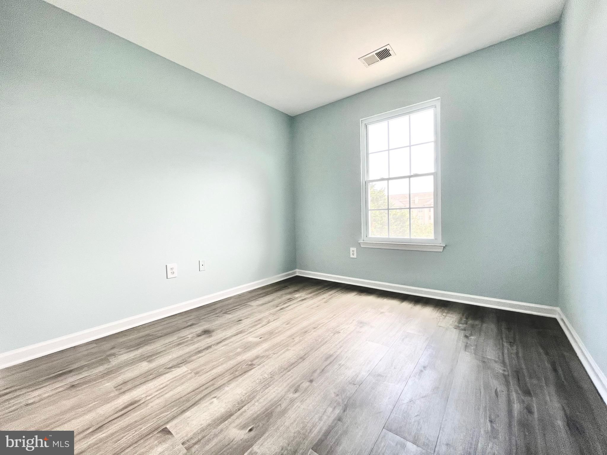 KINGSVIEW VILLAGE - Residential