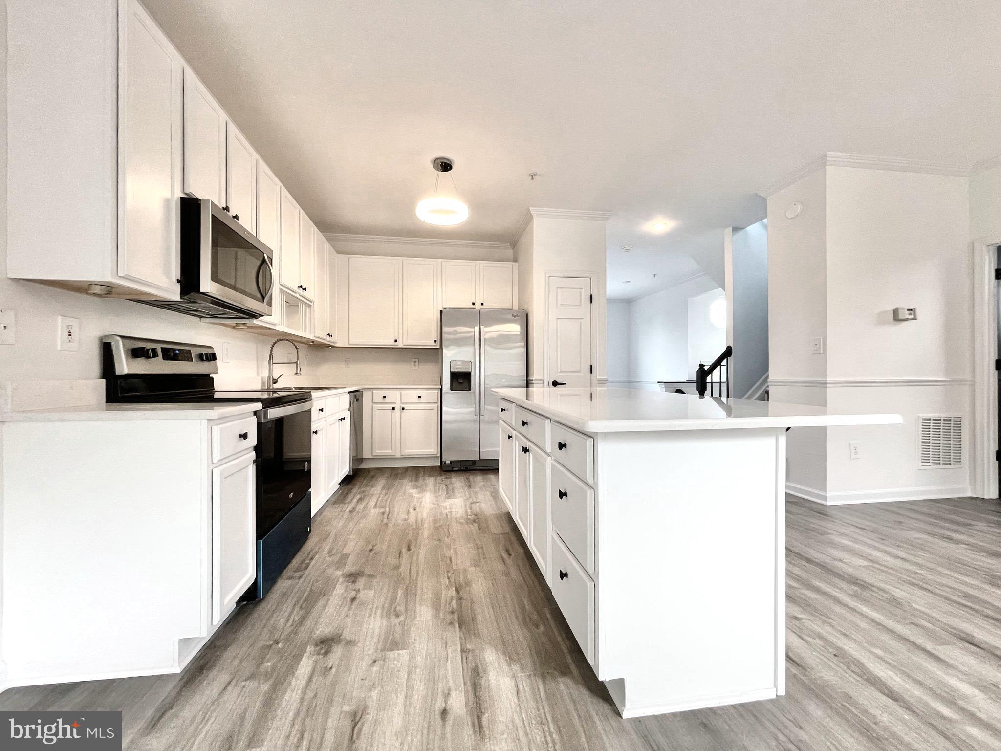 KINGSVIEW VILLAGE - Residential