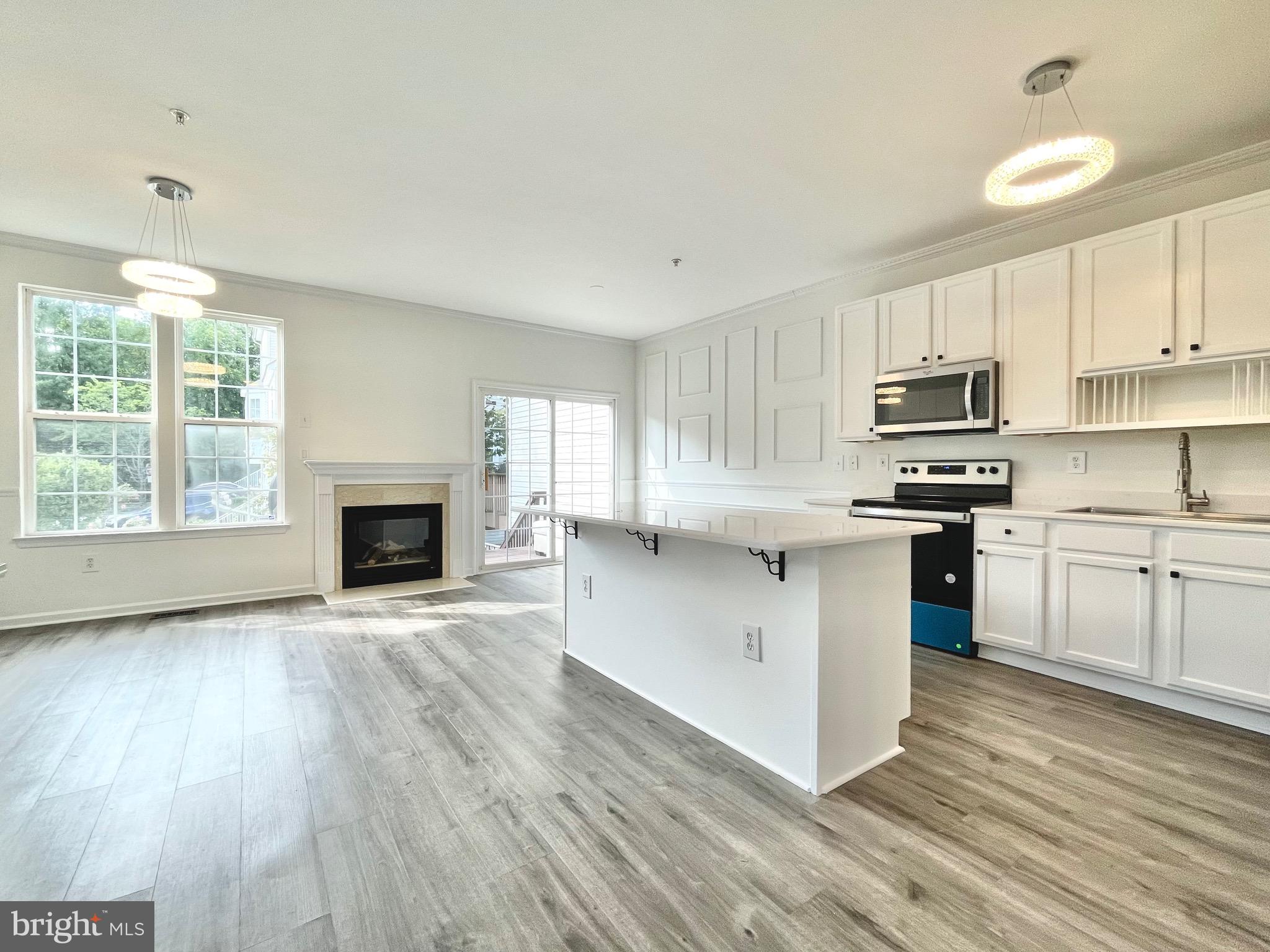 KINGSVIEW VILLAGE - Residential