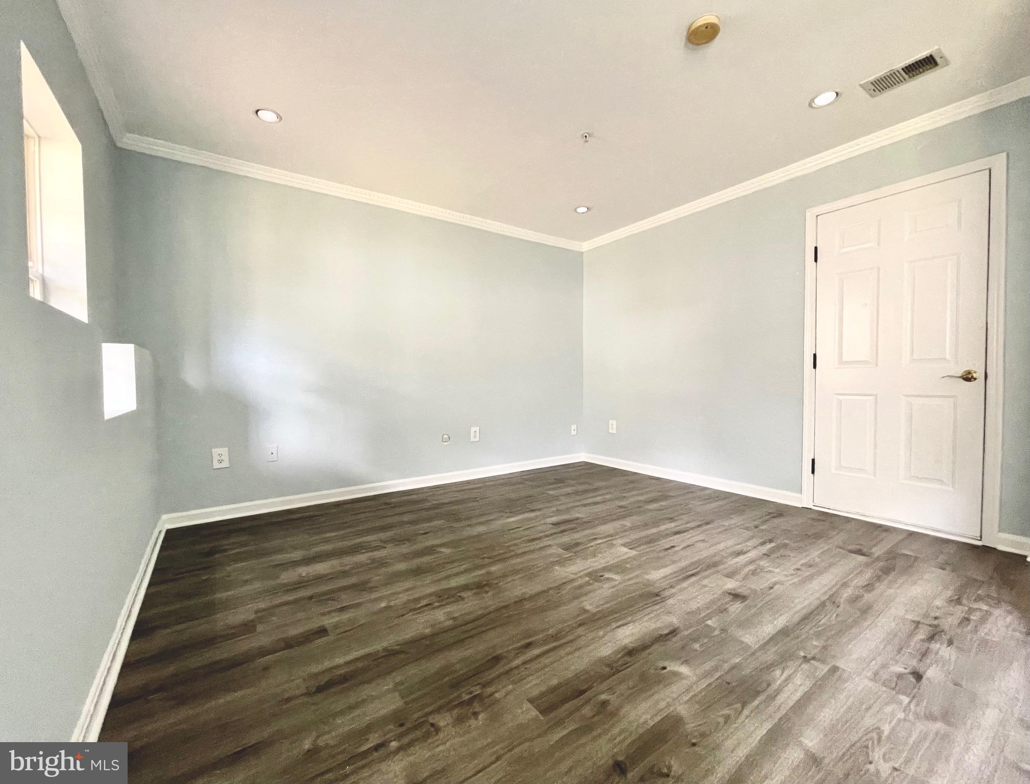 KINGSVIEW VILLAGE - Residential