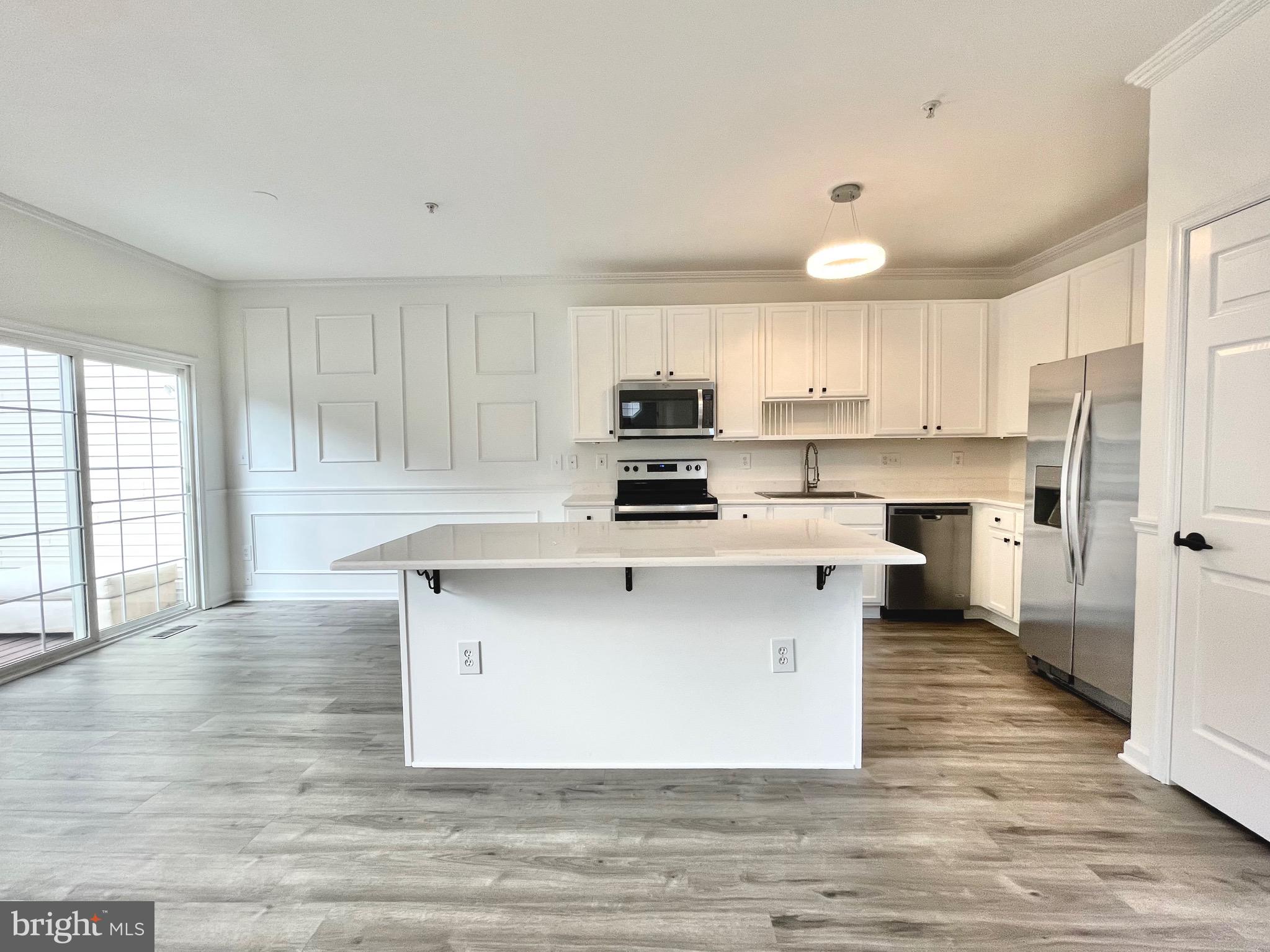 KINGSVIEW VILLAGE - Residential