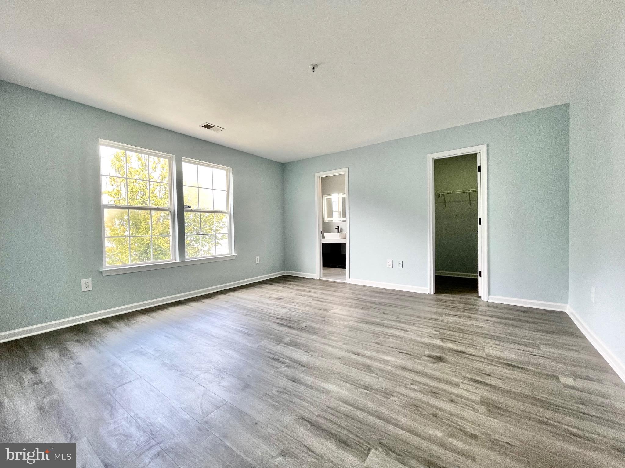 KINGSVIEW VILLAGE - Residential