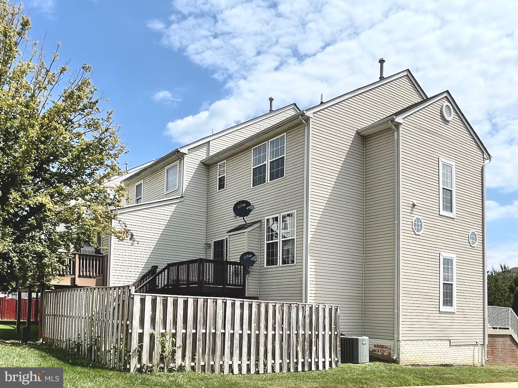 KINGSVIEW VILLAGE - Residential