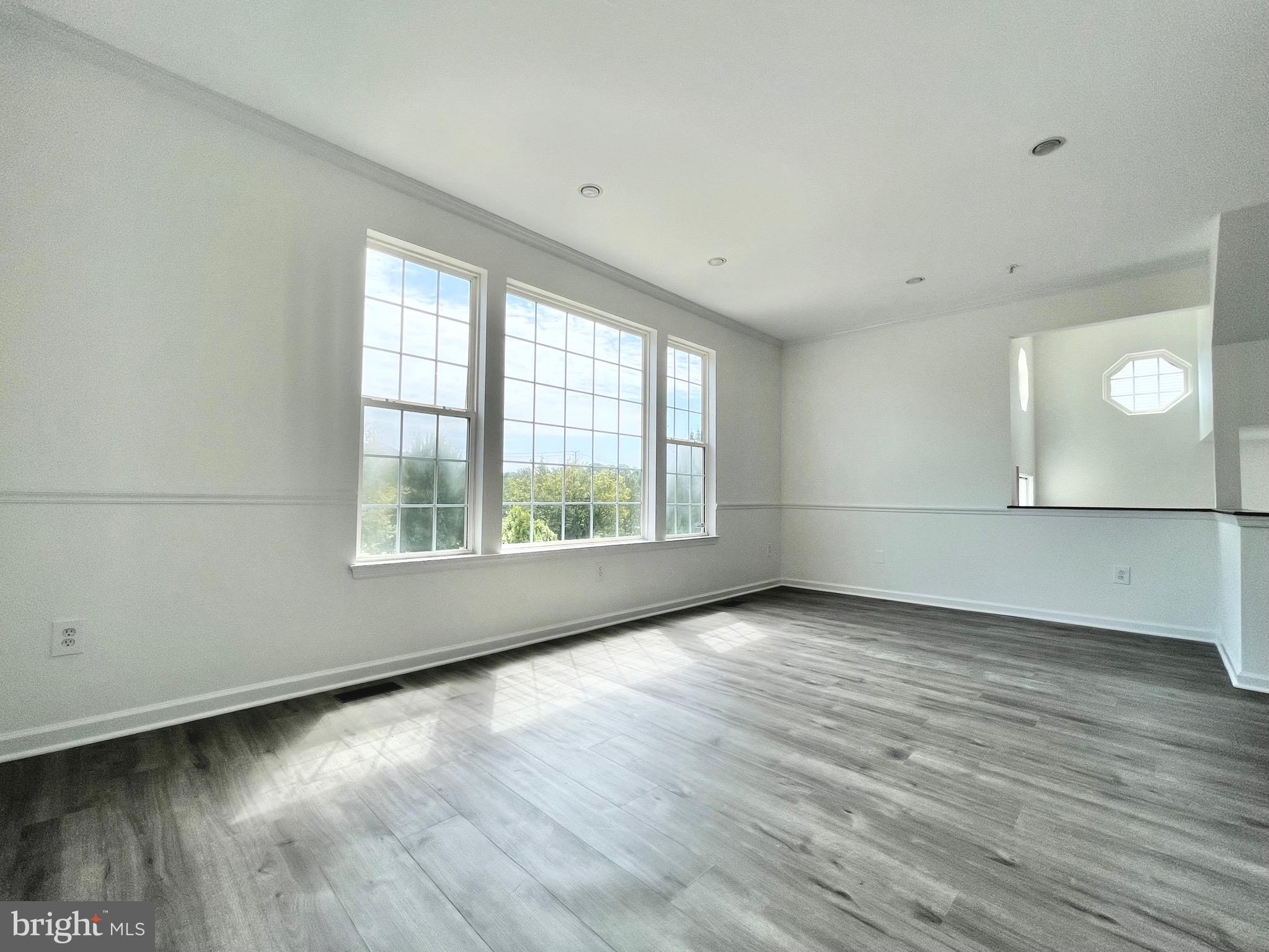 KINGSVIEW VILLAGE - Residential