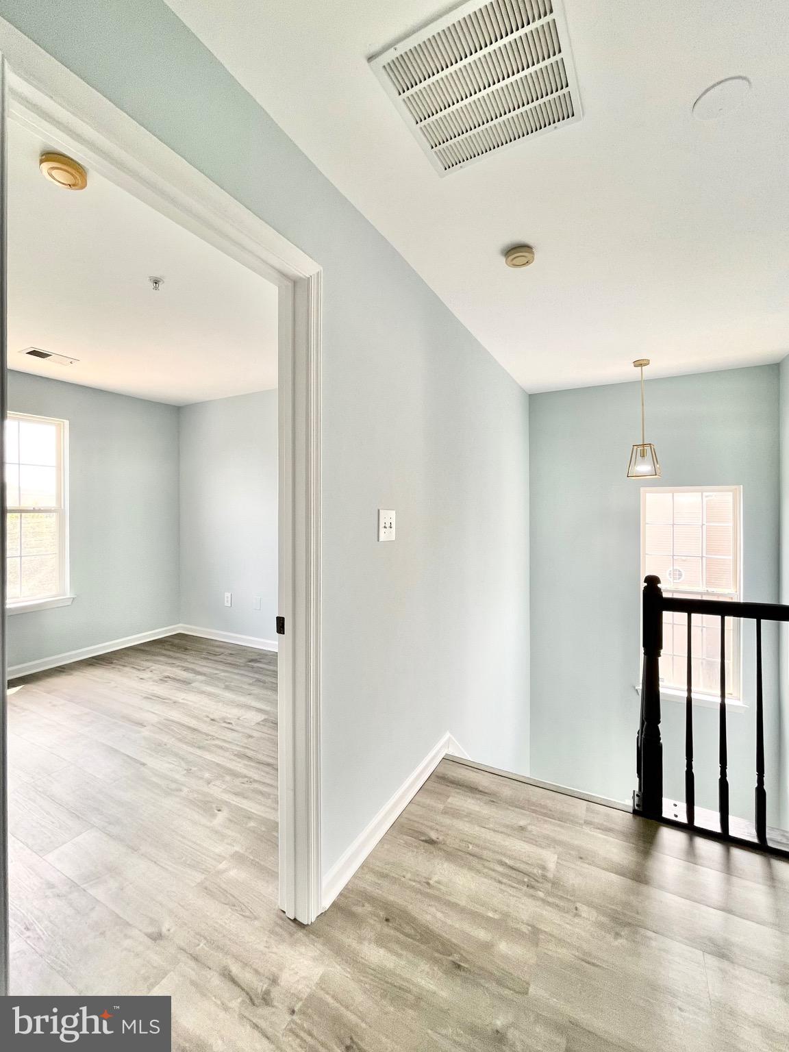 KINGSVIEW VILLAGE - Residential