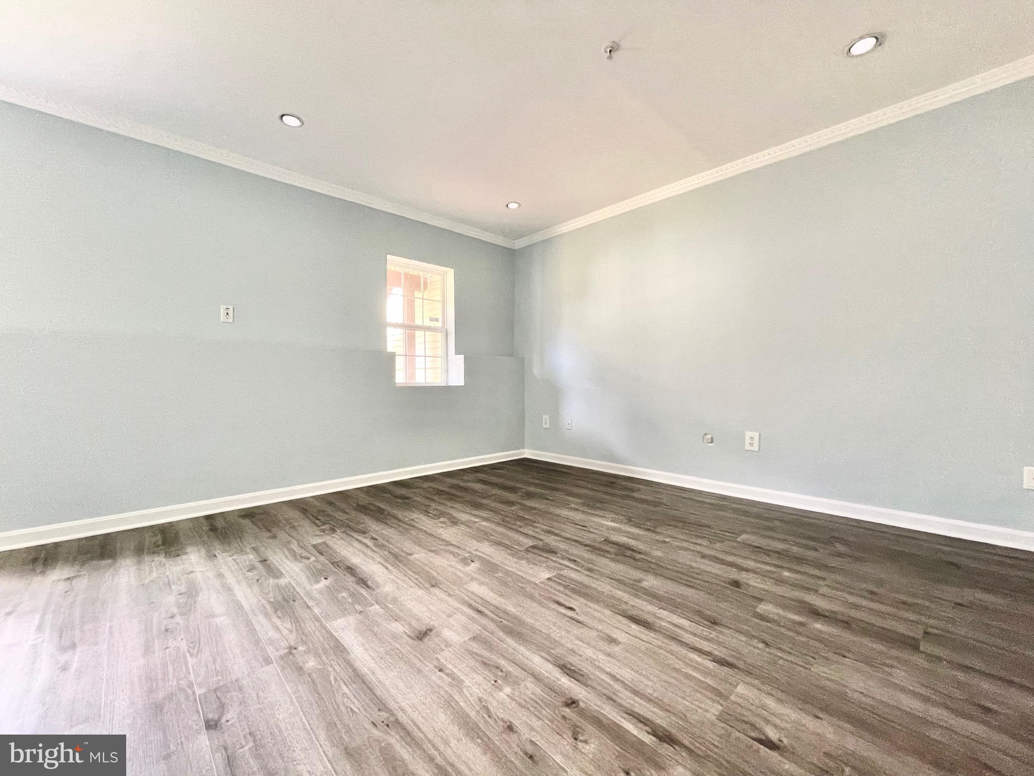 KINGSVIEW VILLAGE - Residential