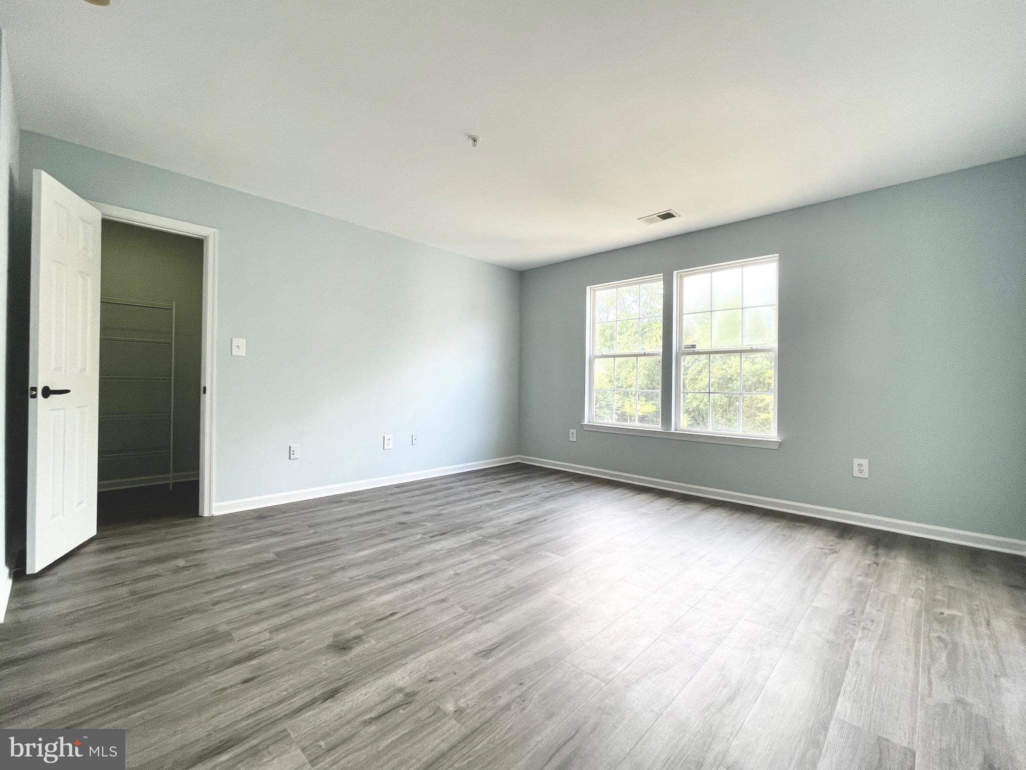 KINGSVIEW VILLAGE - Residential