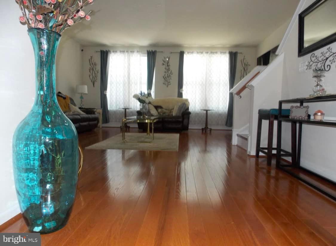 BRADLEY SQUARE - Residential Lease