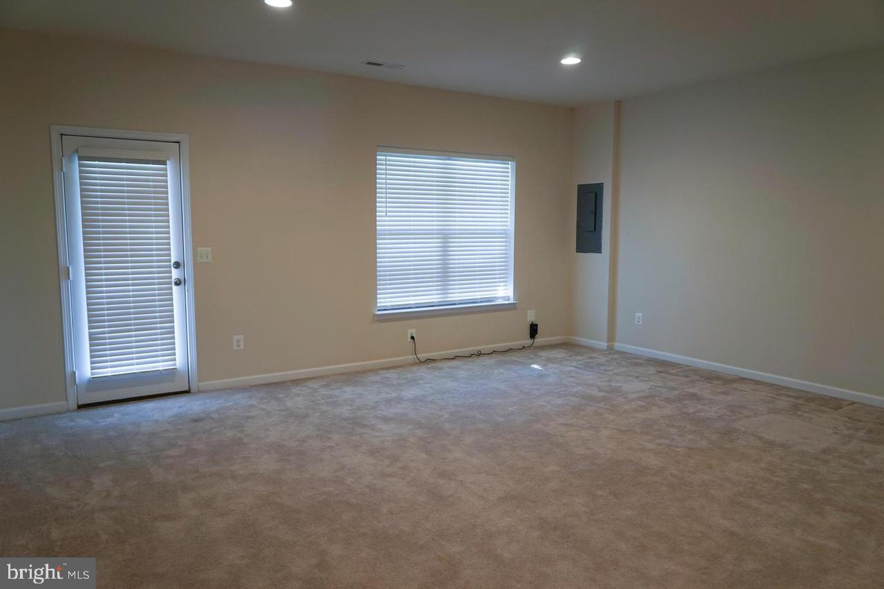 BRADLEY SQUARE - Residential Lease