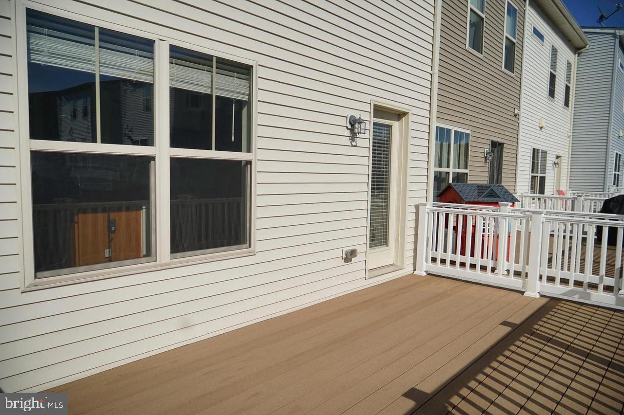 BRADLEY SQUARE - Residential Lease