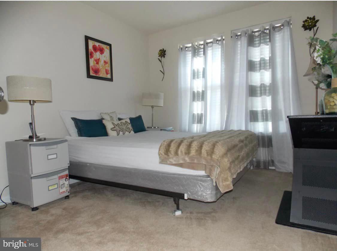 BRADLEY SQUARE - Residential Lease