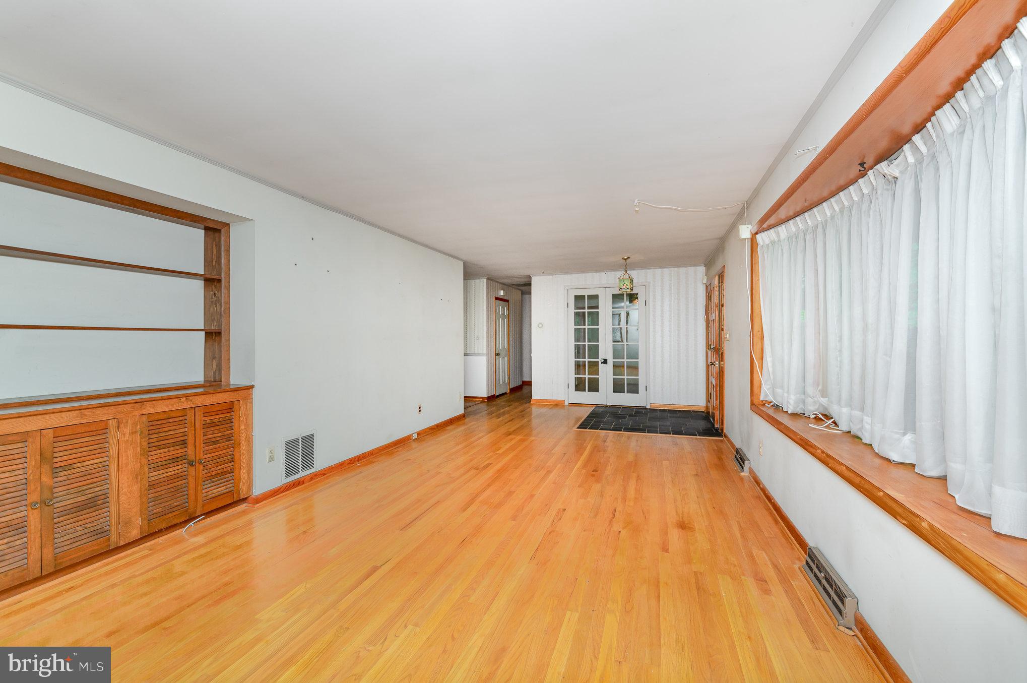 11909 CEDAR LANE