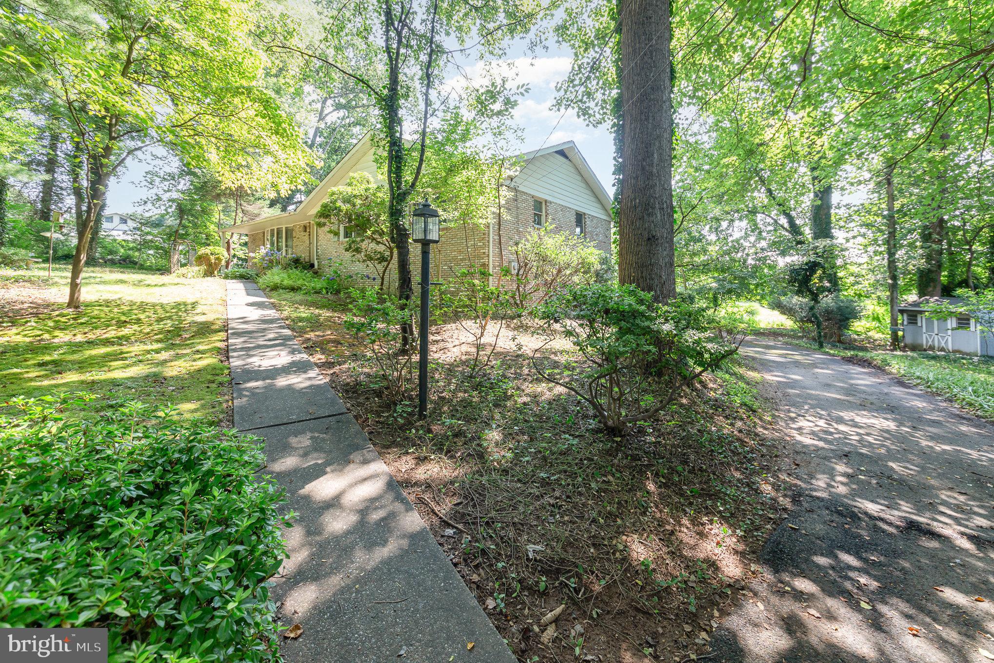 11909 CEDAR LANE