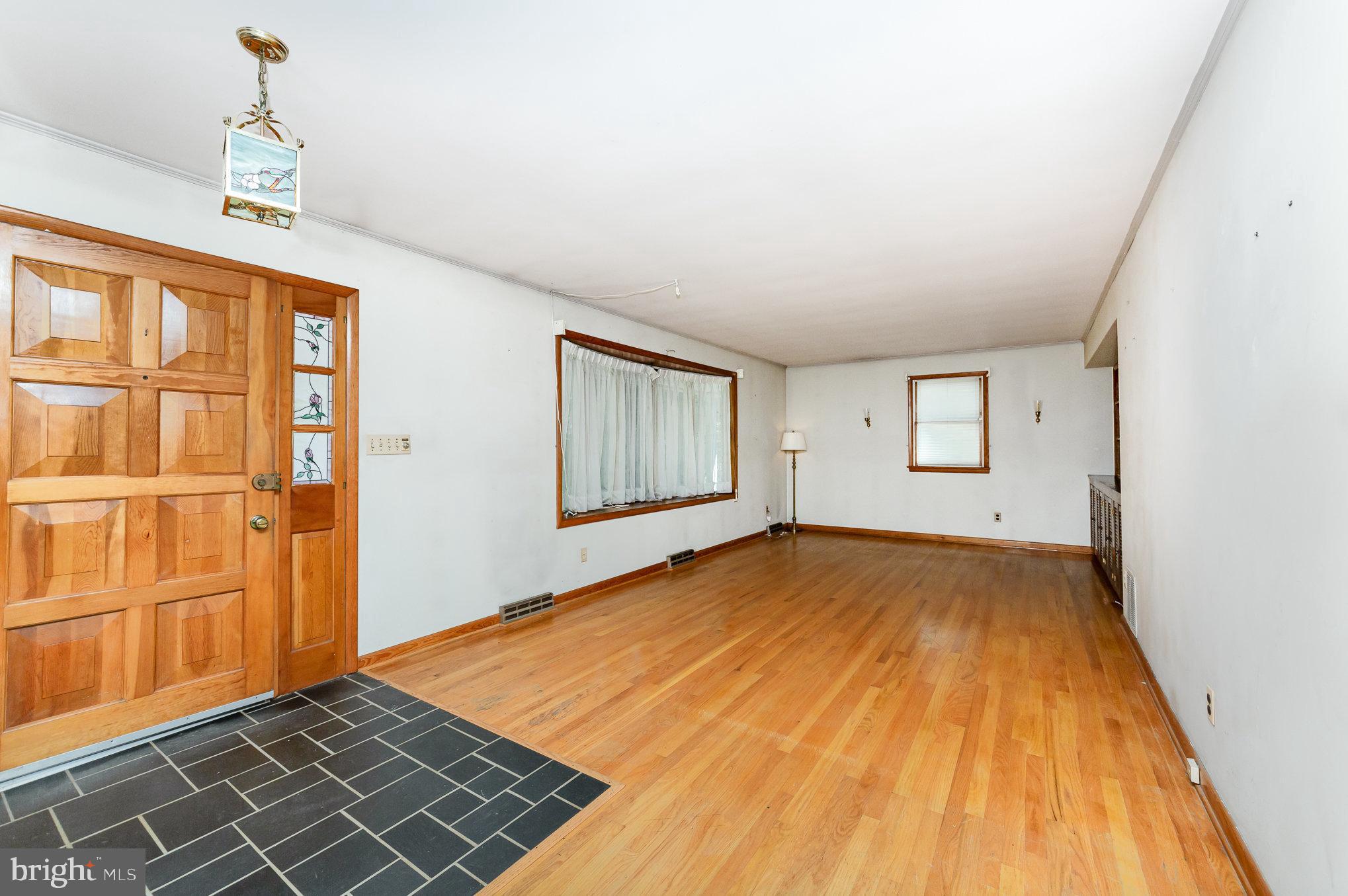 11909 CEDAR LANE