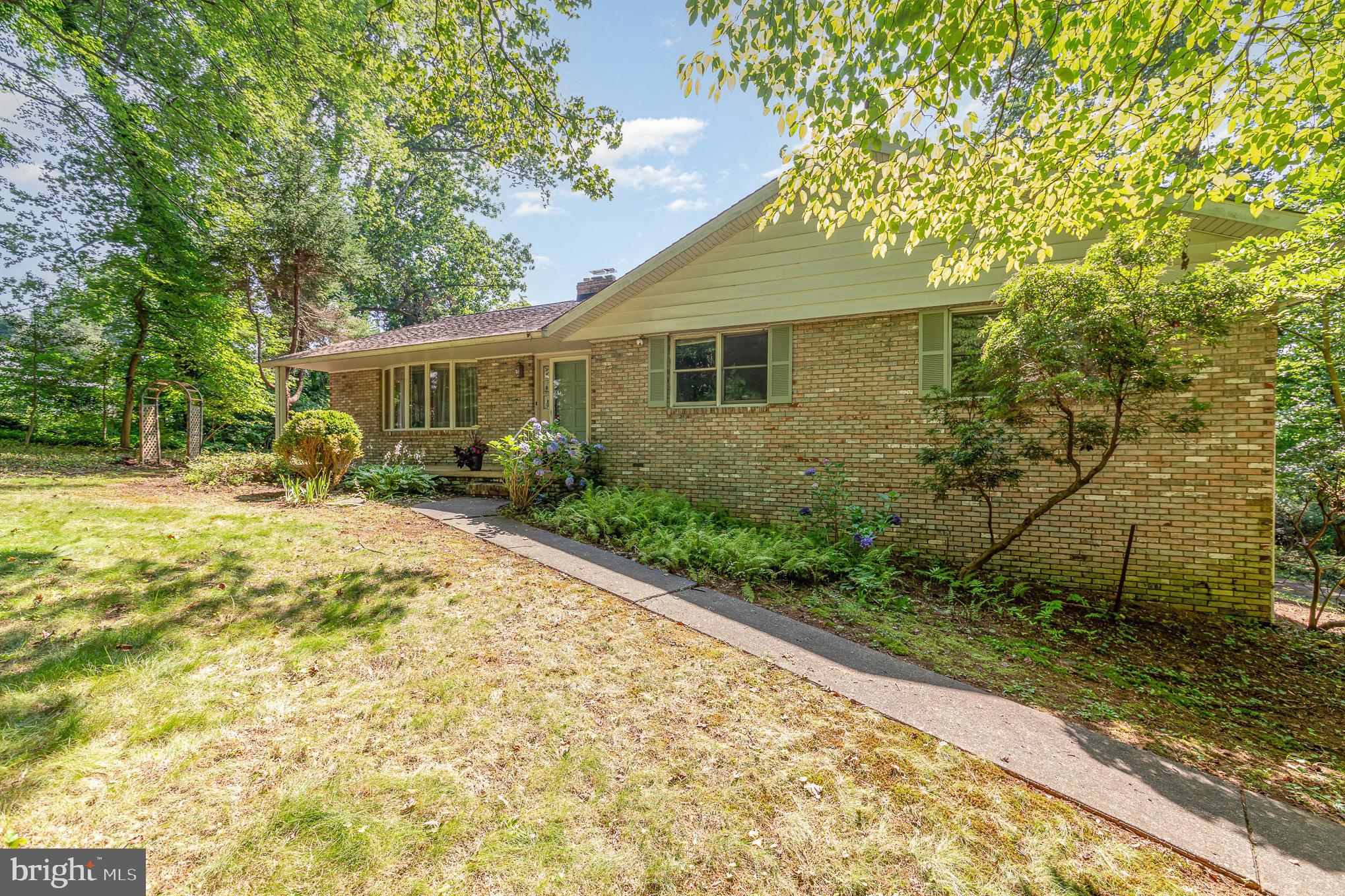 11909 CEDAR LANE