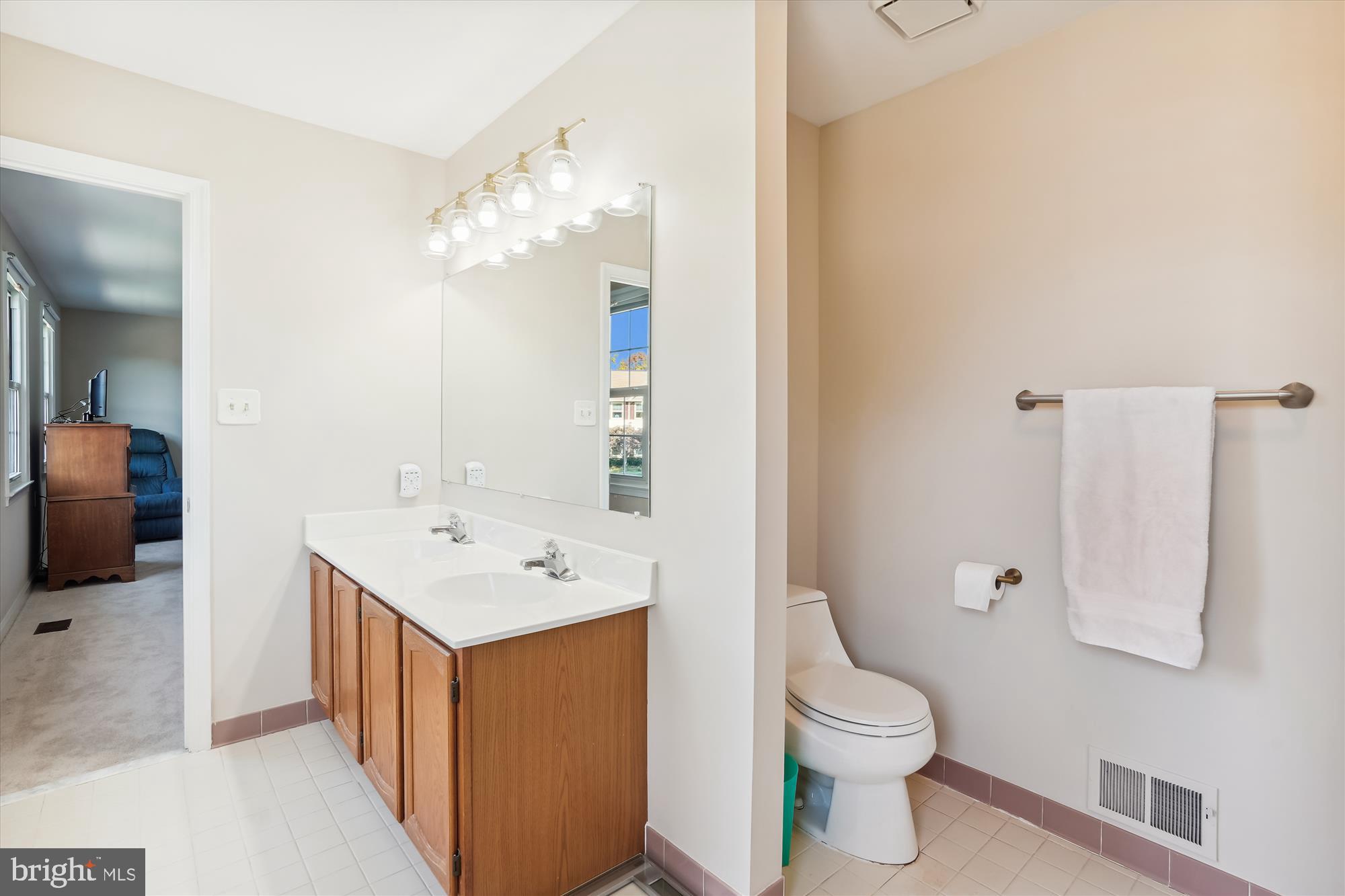 ASHBURN FARM - Residential