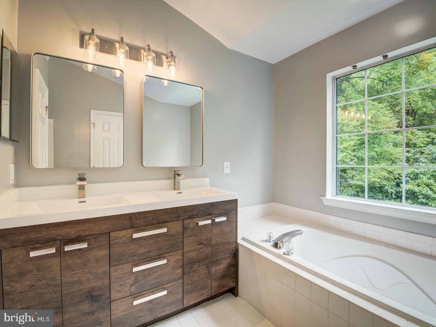 PERRYWOOD - Residential