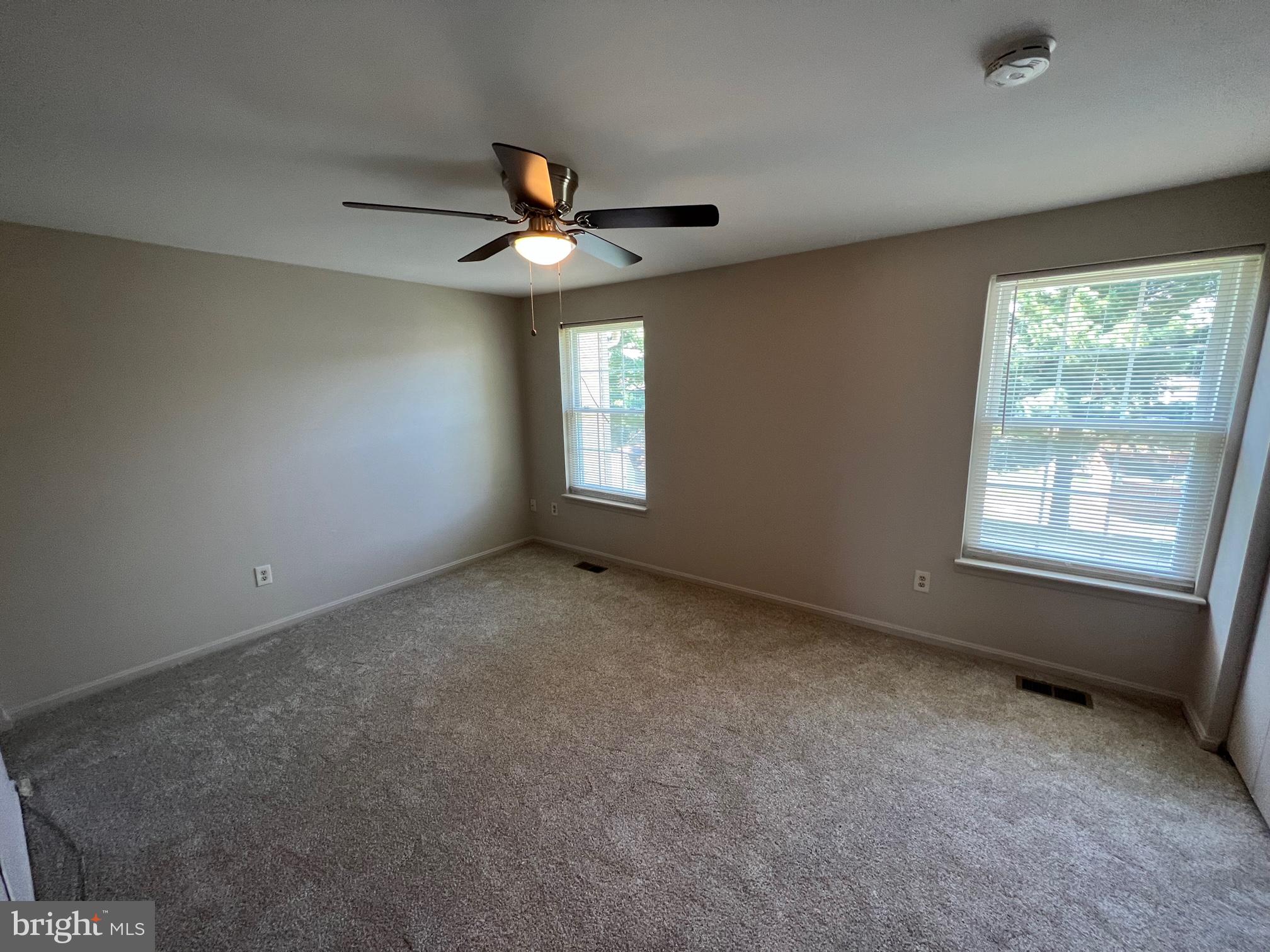 RIVERSIDE - Residential Lease