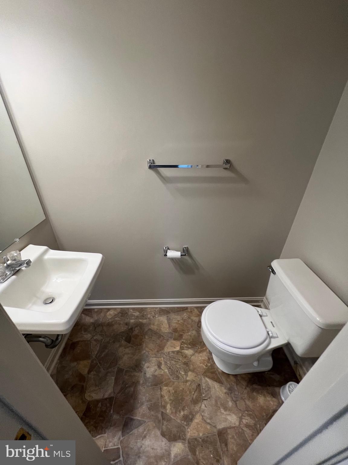 RIVERSIDE - Residential Lease